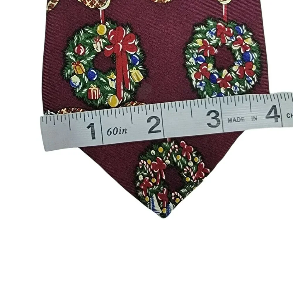American Traditions Christmas Neck Tie Burgundy Wreath 100% Silk Holiday Classic